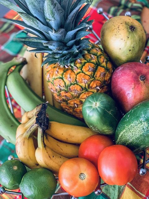 Representative photo: Corbeille de fruits Antilles. Not this venue.
