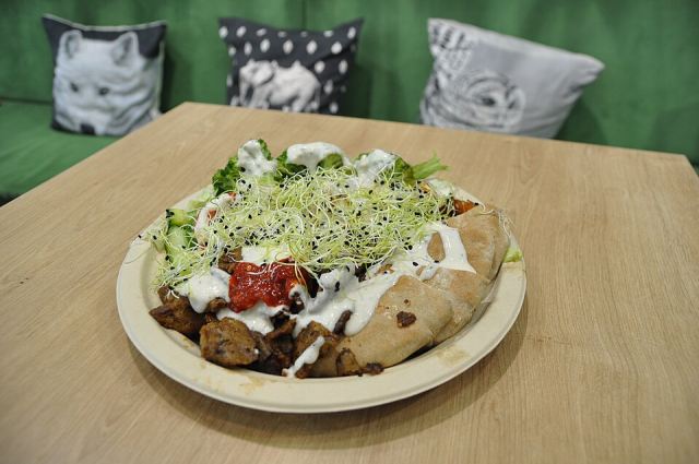 Representative photo: Vegán gyros tál 2. Not this venue.