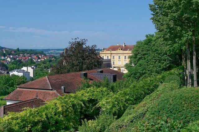 Representative photo: Park Opactwa Benedyktynów w Melku, 20210728 1005 0545. Not this venue.