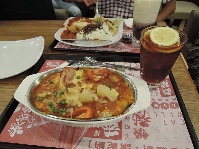 Representative photo: Pork chop rice with set of lunch. Not this venue.