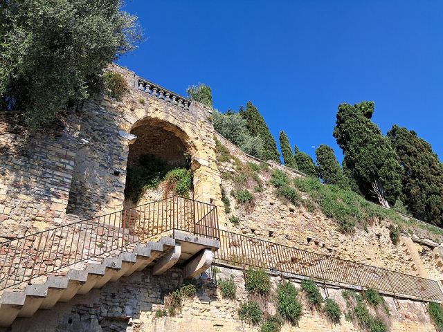 Representative photo: Roman Theatre in Verona (57325). Not this venue.