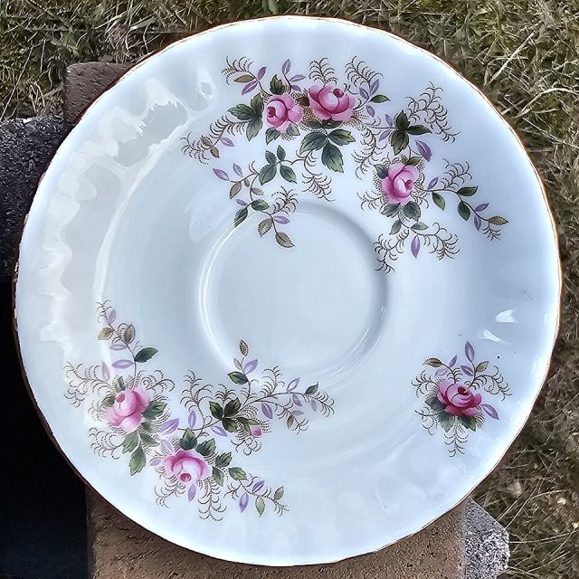 Representative photo: 2025.03.27 Royal Albert Lavender Rose 1961 Coffee Cup Soucer Bone China 04. Not this venue.