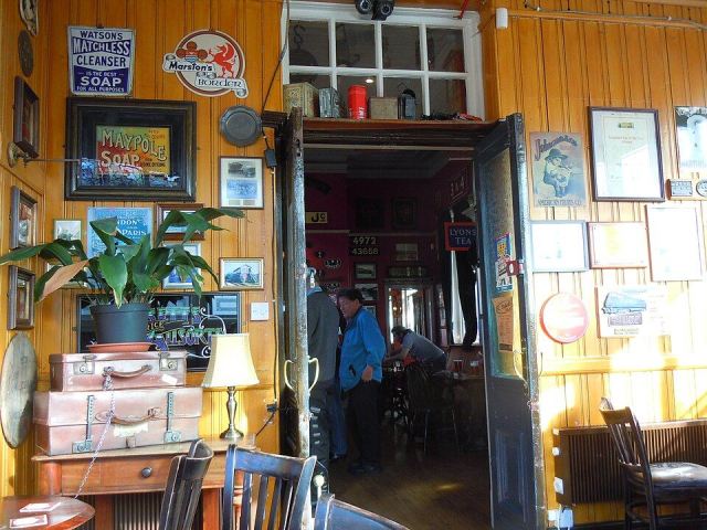 Representative photo: Stalybridge Station Buffet Bar (March 2015) (Interior) (2). Not this venue.