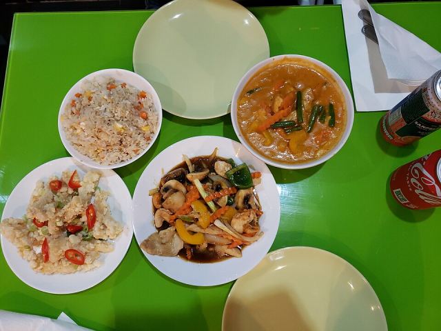 Representative photo: Dinner at Bua Thai, Brighton 2024-02-14. Not this venue.