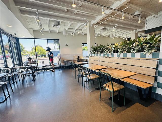 Representative photo: Restaurant setting. Not this venue.