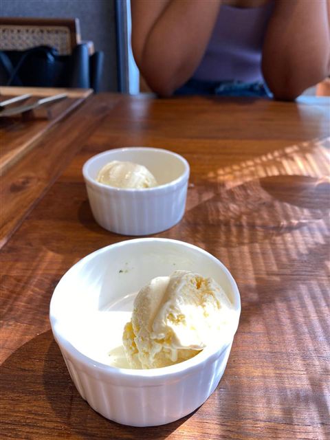 Representative photo: Ice cream served in cups. Not this venue.